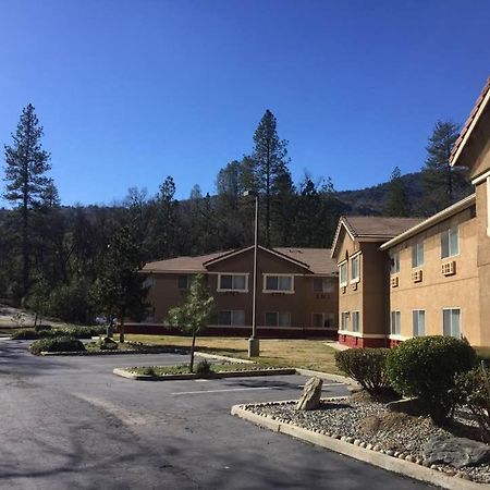 Vista Yosemite Inn Oakhurst Exterior foto